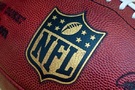Americký fotbal, NFL, míč, logo - Zdroj dean bertoncelj, Shutterstock.com