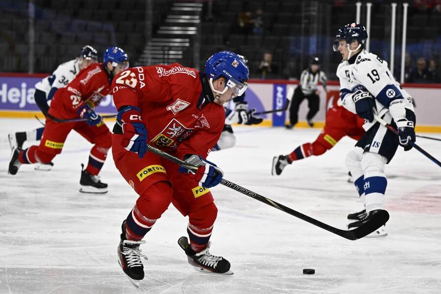 Český útočník Pavel Kousal v&nbsp;utkání proti Finsku na Beijer Hockey Games 2025