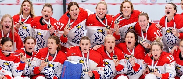 České hokejistky s medailemi z MS v hokeji žen - Mistrovství světa v hokeji žen - program, výsledky, tabulky, live stream