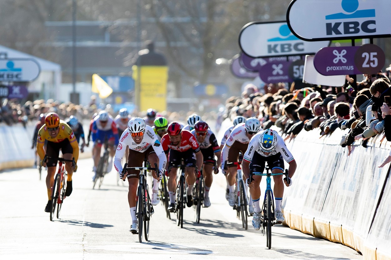 Cyklistika, UCI World Tour Omloop Het Nieuwsblad, dojezd do cíle v belgickém Ninove