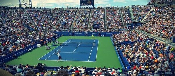 Tenis - stadion s tvrdým povrchem