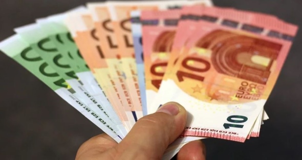 Jak se bude vyvíjet kurz Eura vůči české koruně?