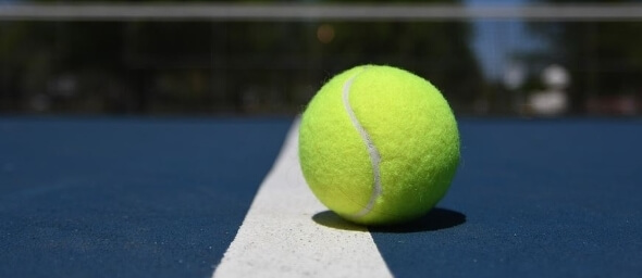 Tenis - tvrdý povrch (ilustrační obrázek)