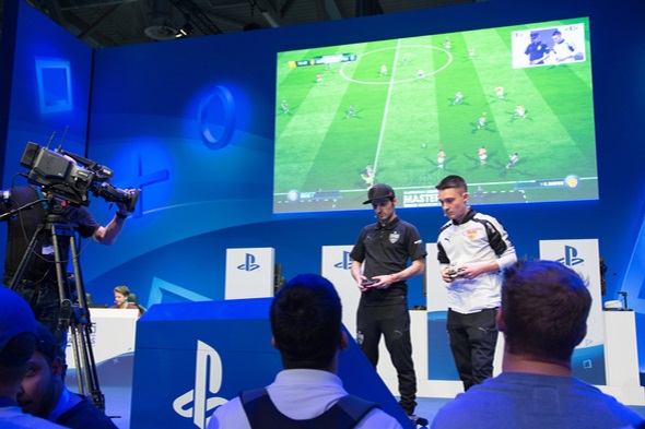 FIFA, progaming a esporty - Zdroj rkl_foto, Shutterstock.com