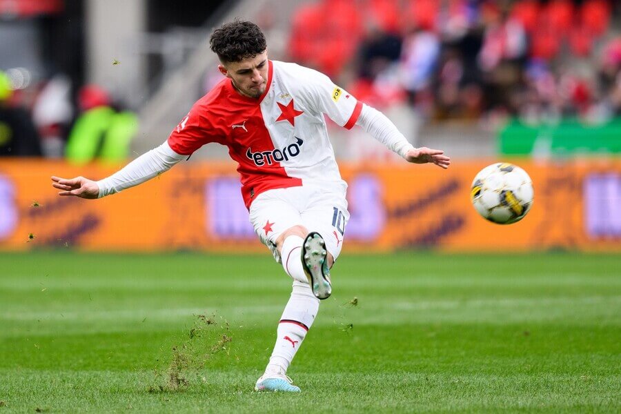 Kde hraje Slavia fotbal?