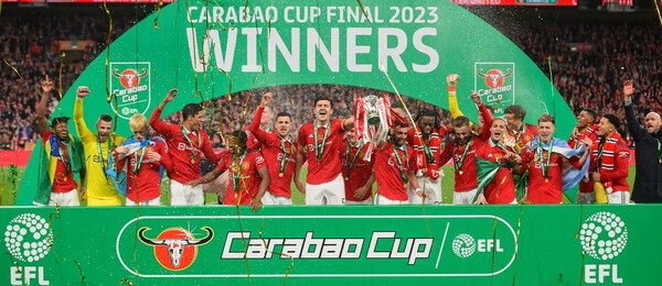 Hráči Manchesteru United se radují ze zisku Carabao Cupu