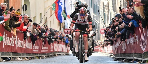 Cyklistika, UCI World Tour, Tadej Pogačar ze Slovinska při Strade Bianche v Itálii