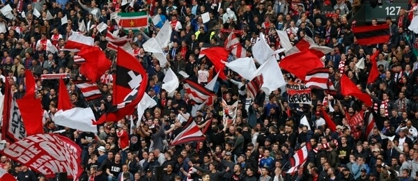 Fotbal, Eredivisie, fanoušci Ajaxu Amsterdam - Zdroj ČTK,AP,Peter Dejong