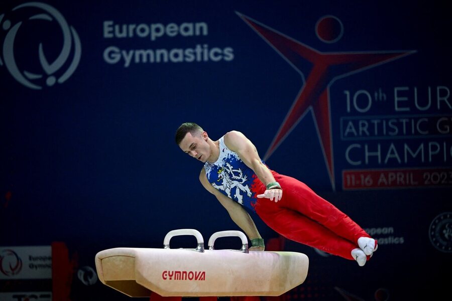 Sportovní gymnastika, Radomír Sliž při sestavě na koni našíř, Mistrovství Evropy v Antalyi, Turecko