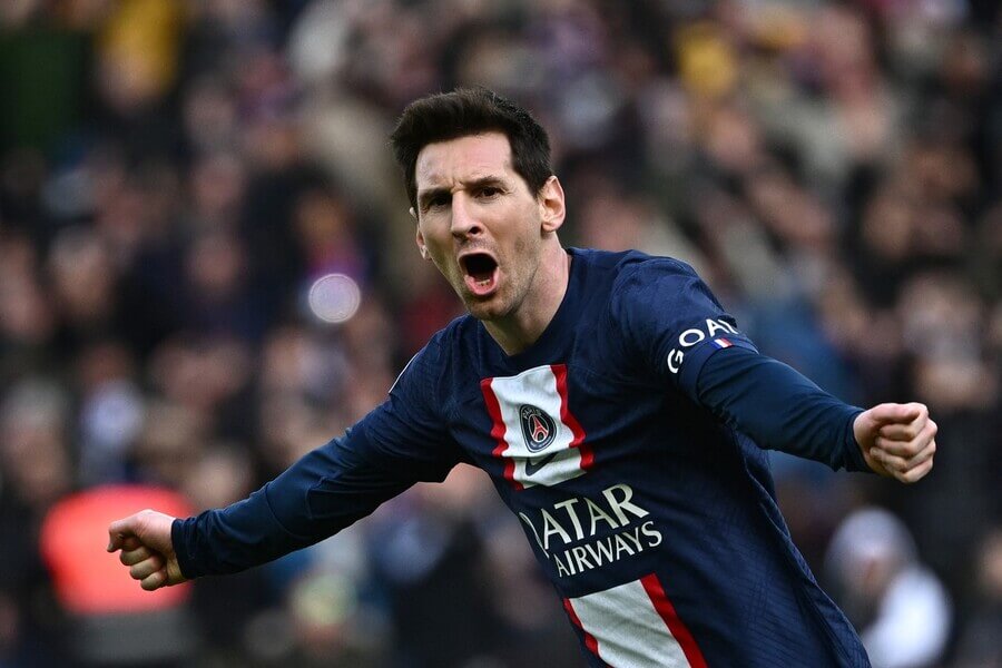 Fotbalista Lionel Messi oslavuje gól v dresu Paris Saint-Germain