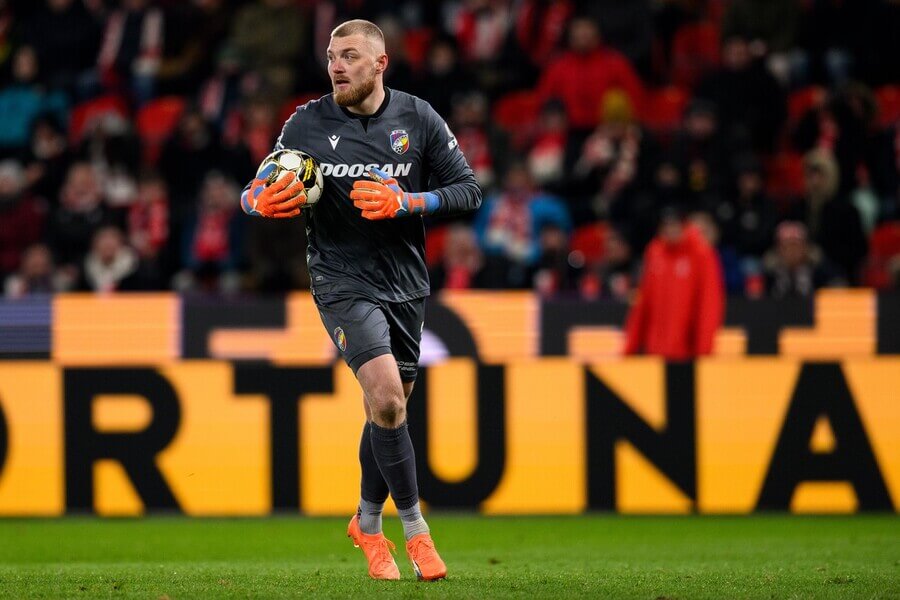 Brankář Plzně Jindřich Staněk dnes bude čelit velmi dobře hrajícím Bohemians. Utkání sledujte živě od 18:00 v livestreamu na Fortuna TV.