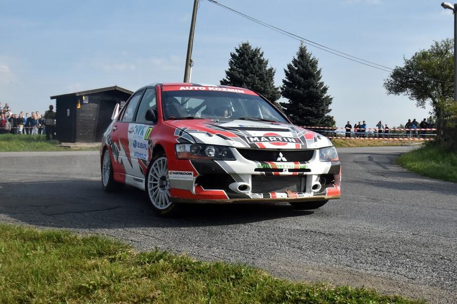 Rally, ČMPR, Martin Šikl a Petr Vilímek v Mitsubishi Lancer Evo IX