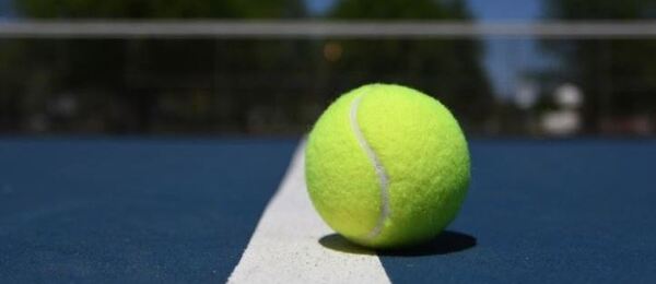 Tenis tvrdý povrch (ilustrační obrázek)