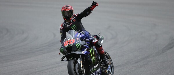 Motorsport, MotoGP, Fabio Quartararo na Yamaze po vítězství na Velké ceně Portugalska v Algarve
