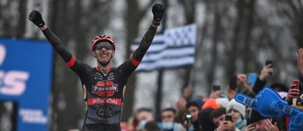 Cyklokros, Světový pohár Namur v Belgii, domácí Michael Vanthourehnout vítězí