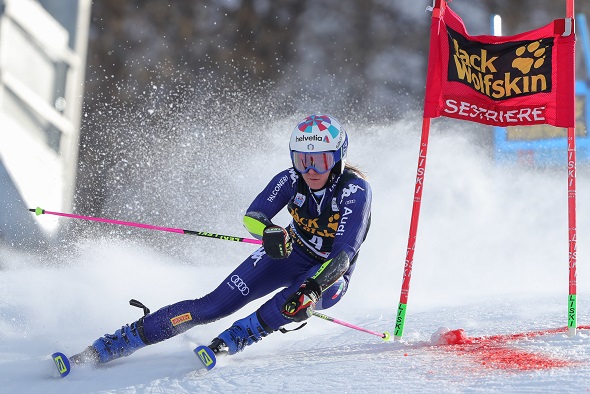 Alpské lyžování, Marta Bassino, obří slalom ženy, Itálie - Zdroj LiveMedia, Shutterstock.com