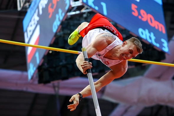 Atletika, skok o tyči, Piotr Lisek - Zdroj Aleksandar Kamasi, Shutterstock.com