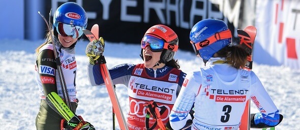 Alpské lyžování - Shiffrin, Bassino, Vlhová, - Zdroj LiveMedia, Shutterstock.com