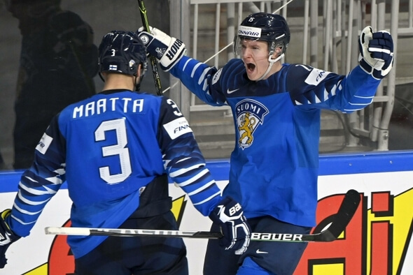 Finsko - Německo: semifinále MS v hokeji 2021 živě