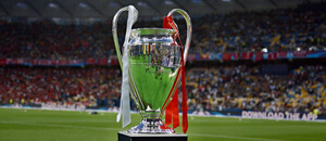 Liga mistrů UEFA, pohár pro vítěze - Zdroj Review News, Shutterstock.com