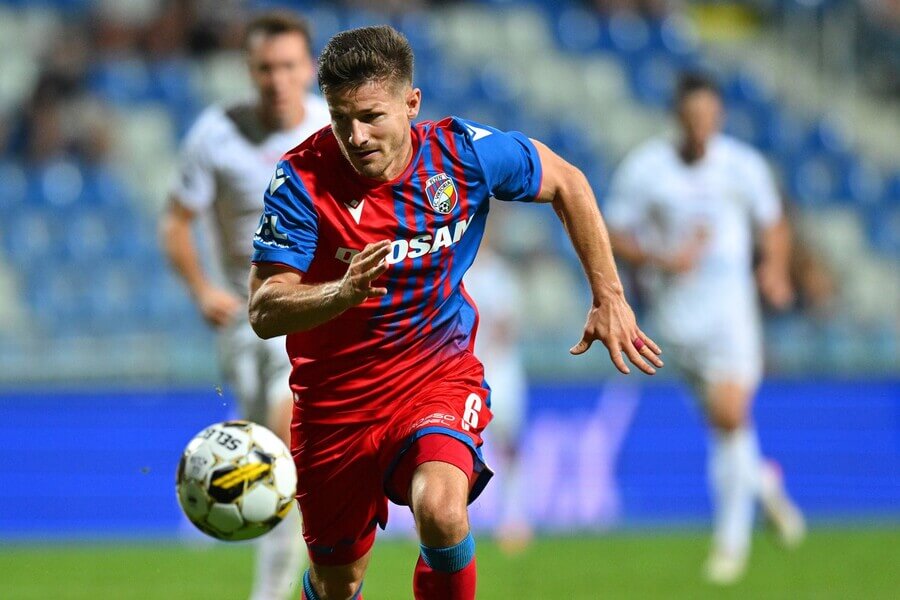 Václav Pilař hraje za Viktorii Plzeň, ale v Hradci před lety začínal kariéru. Utkání těchto dvou týmů sledujte dnes od 15:00 online na Fortuna TV.