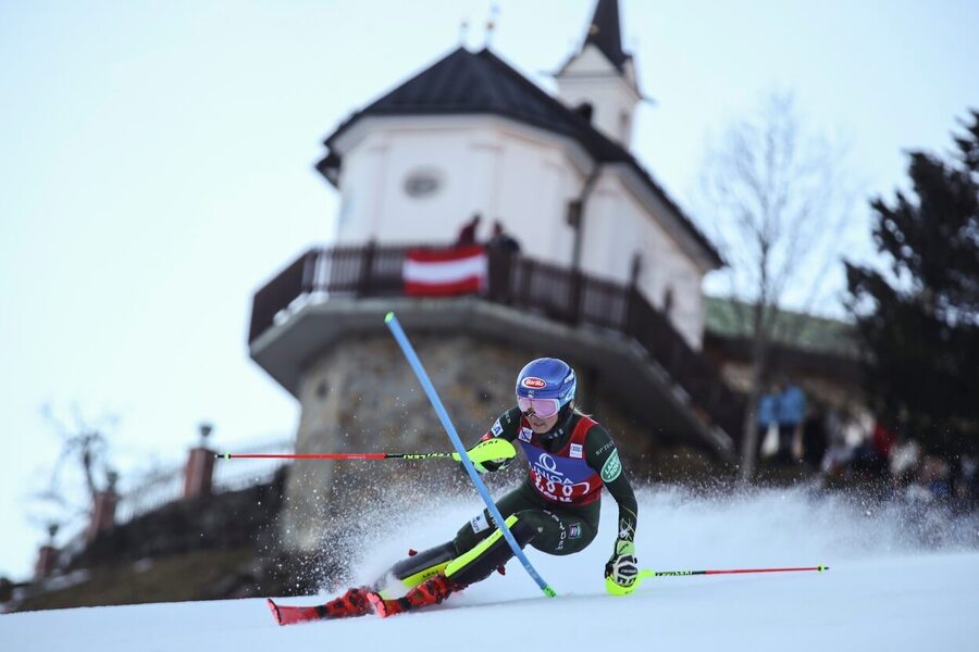 Alpské lyžování, FIS Světový pohár Lienz v Rakousku, Mikaela Shiffrin během slalomu