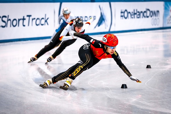 Rychlobruslení, Short track - Zdroj Michele Morrone, Shutterstock.com