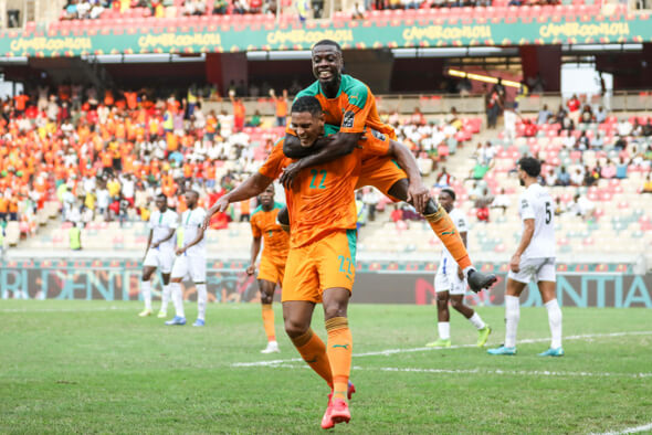 Fotbal, Pohár afrických národů, Sébastien Haller a Nicolas Pépé - Zdroj ČTK, imago sportfotodienst, SF via www.imago-images.de