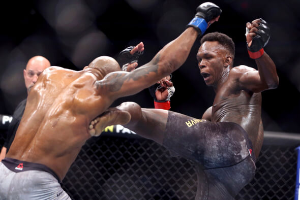 Israel Adesanya bude obhajovat titul na UFC 271