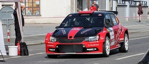 Rally, červená Škoda Fabia R5 - Zdroj Miroslav Milda, Shutterstock.com