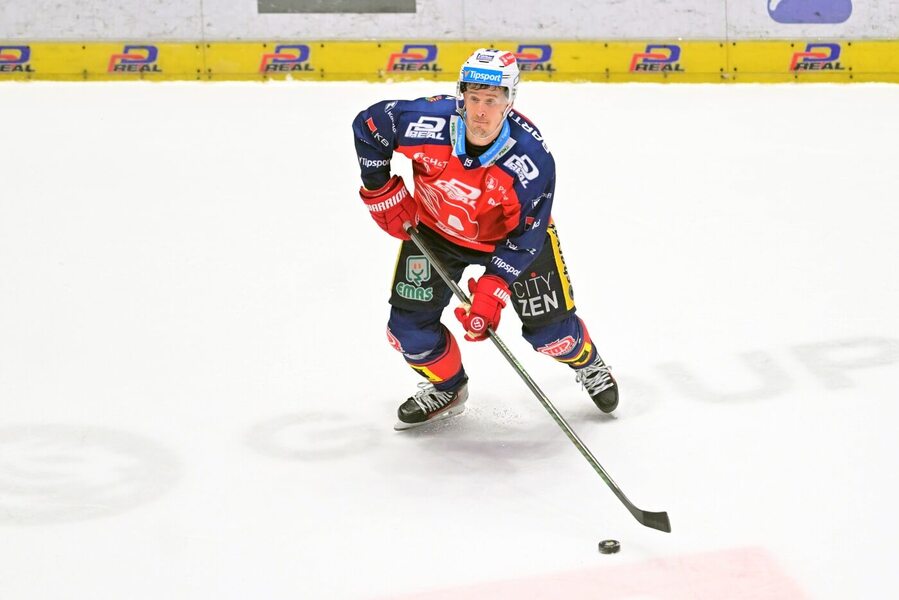 Roman Červenka byl nejproduktivnějším hokejistou extraligové sezony 2025/26