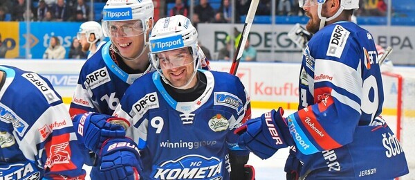 Hokejisté HC Kometa Brno - Luboš Horký, Jakub Flek, Jan Ščotka - dnes sledujte živě hokej Kometa vs Pardubice - Profimedia