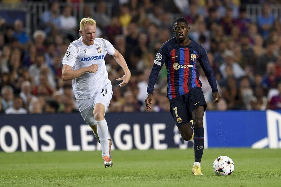 Václav Jemelka (Plzeň) a Ousmane Dembélé (Barcelona)