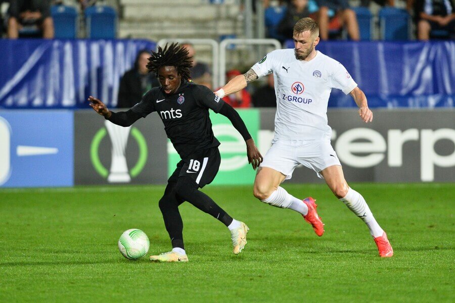 Fousseni Diabaté (Partizan) a Stanislav Hofmann (Slovácko)