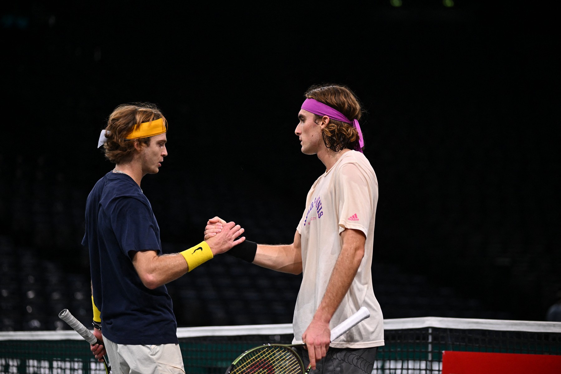 Andrey Rublev a Stefanos Tsitsipas na turnaji ATP - dnes se utkají na Turnaji mistrů 2022 - sledujte tenis Tsitsipas vs Rublev živě