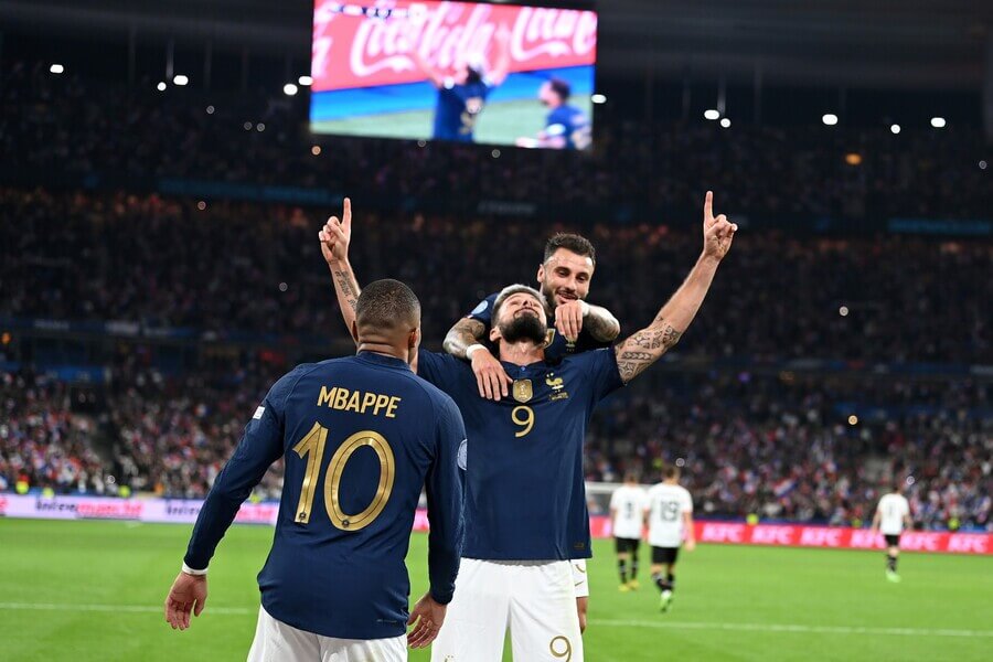 Giroud a Mbappe