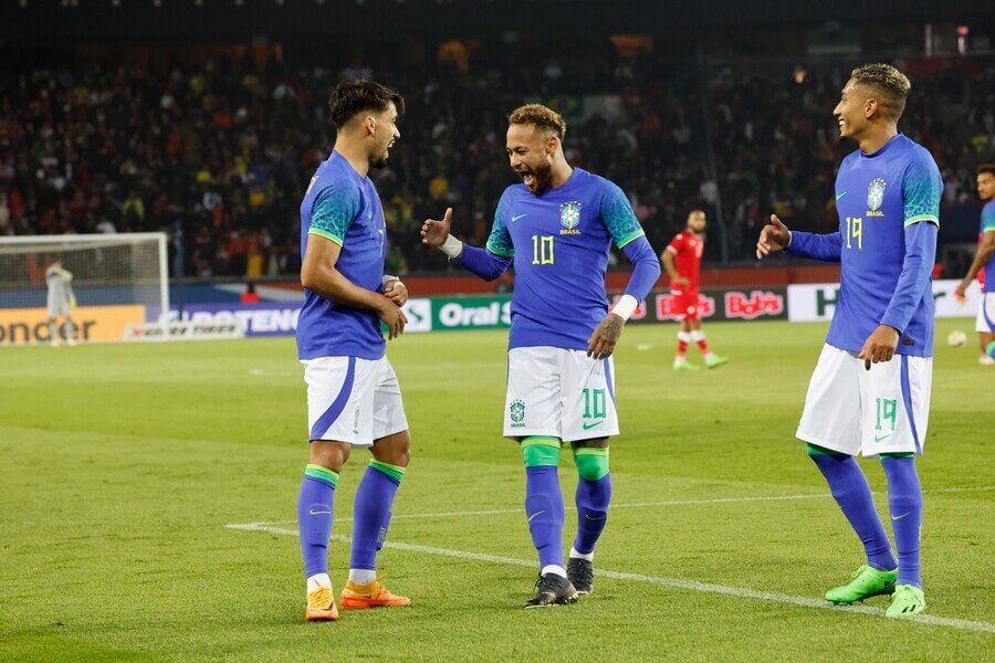 Paquetá, Neymar a Raphinha (Brazílie)