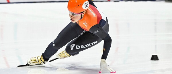 Rychlobruslení na krátké dráze, short track, nizozemská závodnice Suzanne Schulting.jpg