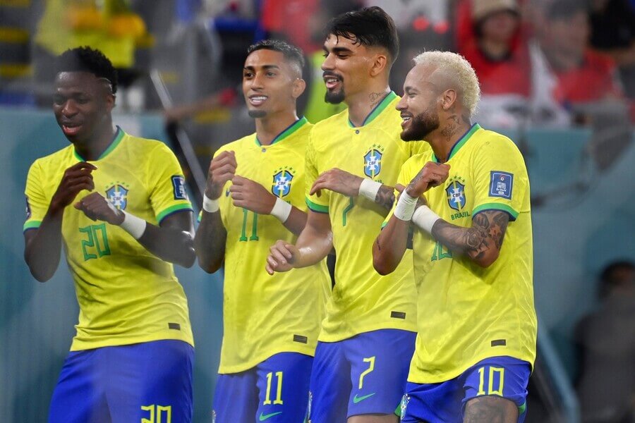 Brazílie oslavuje tancem gól proti Jižní Koreji na MS ve fotbale 2022 - Profimedia
