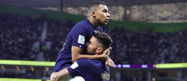 Kylian Mbappé a Olivier Giroud