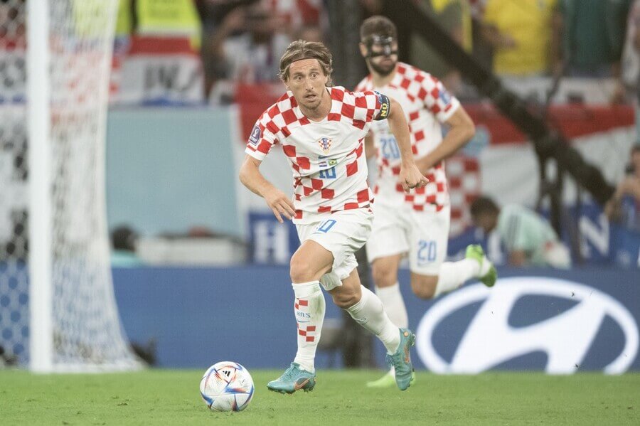 Luka Modric skvělou kontrolou středu hřiště pomohl Chorvatsku k postupu přes Brazílii - Profimedia