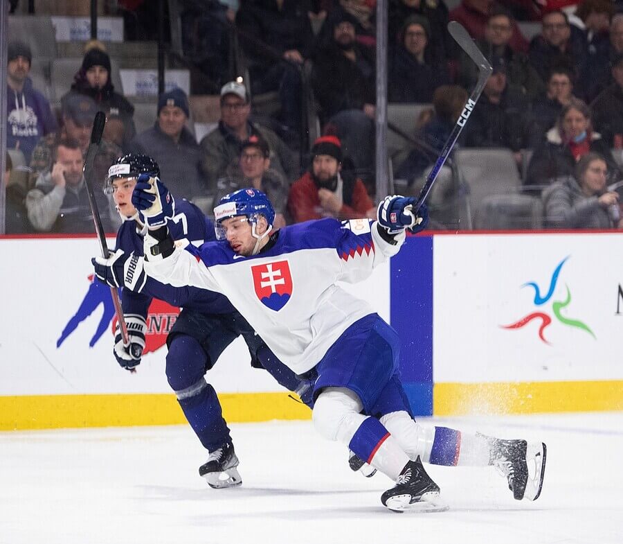 Slovensko na MS v hokeji juniorů 2023 prohrálo s Finskem - Profimedia