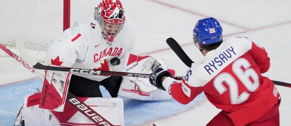 Finále MS v hokeji juniorů 2023 Česko vs Kanada - Ryšavý v šanci proti Milicovi
