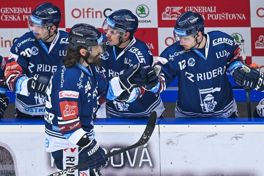 Hokejista Peter Mueller oslavuje gól v zápase Tipsport extraligy TELH - Dnes se utkají HC Vítkovice Ridera a Rytíři Kladno - sledujte hokej Vítkovice - Kladno živě v online livestreamu zdarma - foto Profimedia