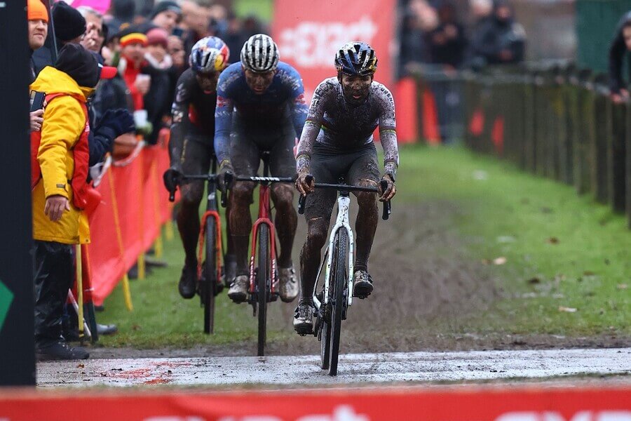 Cyklokros, Světový pohár v Belgii, Mathieu van der Poel, Tom Pidcock, Wout Van Aert