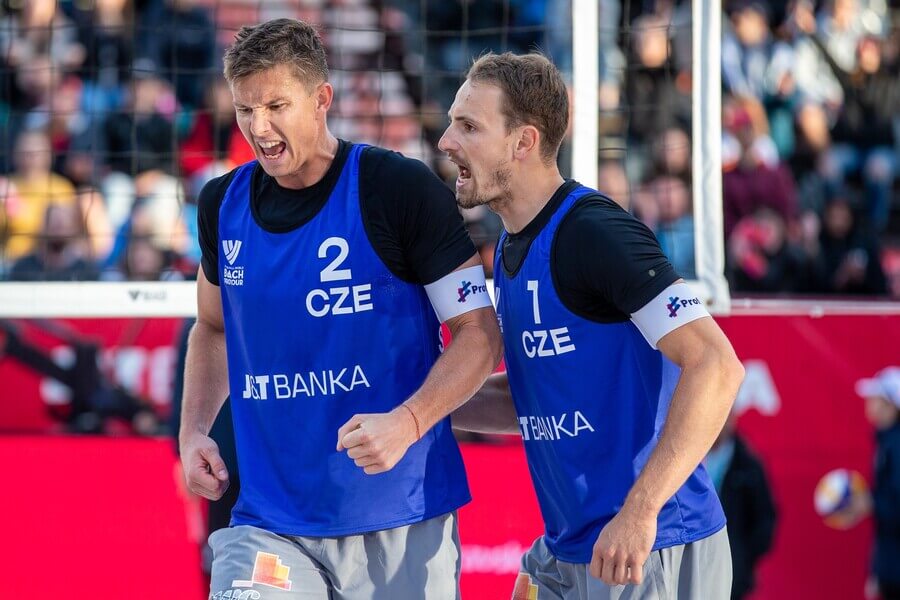 Plážoví volejbalisté David Schweiner a Ondřej Perušič na turnaji Beach Pro Tour - info o Beach Pro Tour Finals - program, výsledky, zápasy - foto Profimedia