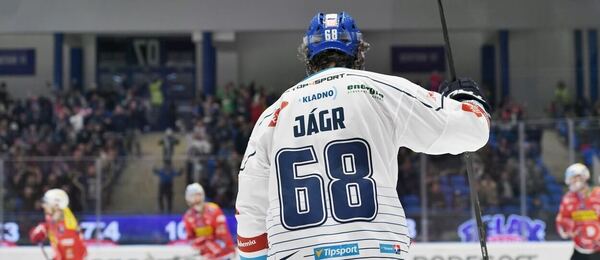 Jaromír Jágr povede Rytíře Kladno do boje proti Pardubicím dnes od 17:00.