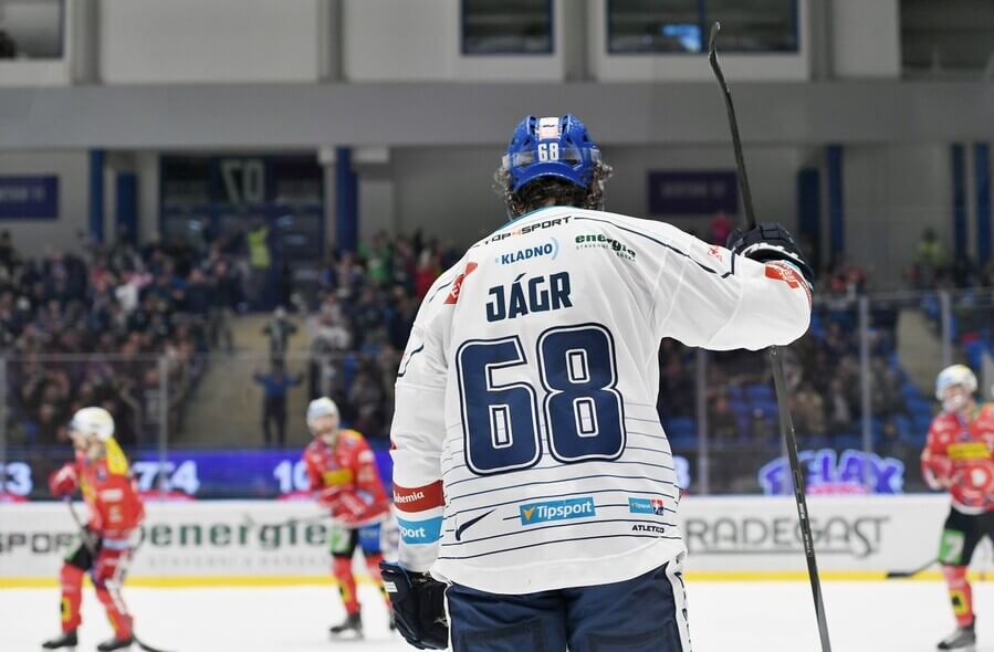 Jaromír Jágr povede Rytíře Kladno do boje proti Pardubicím dnes od 17:00.