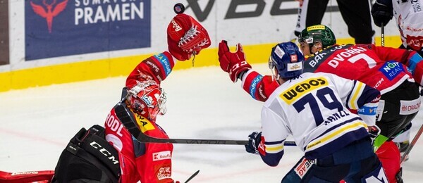 Hokejisté HC Motor České Budějovice a HC Dynamo Pardubice v utkání Tipsport extraligy 2022-2023 - kde sledovat hokej České Budějovice - Pardubice dnes živě v online live streamu zdarma