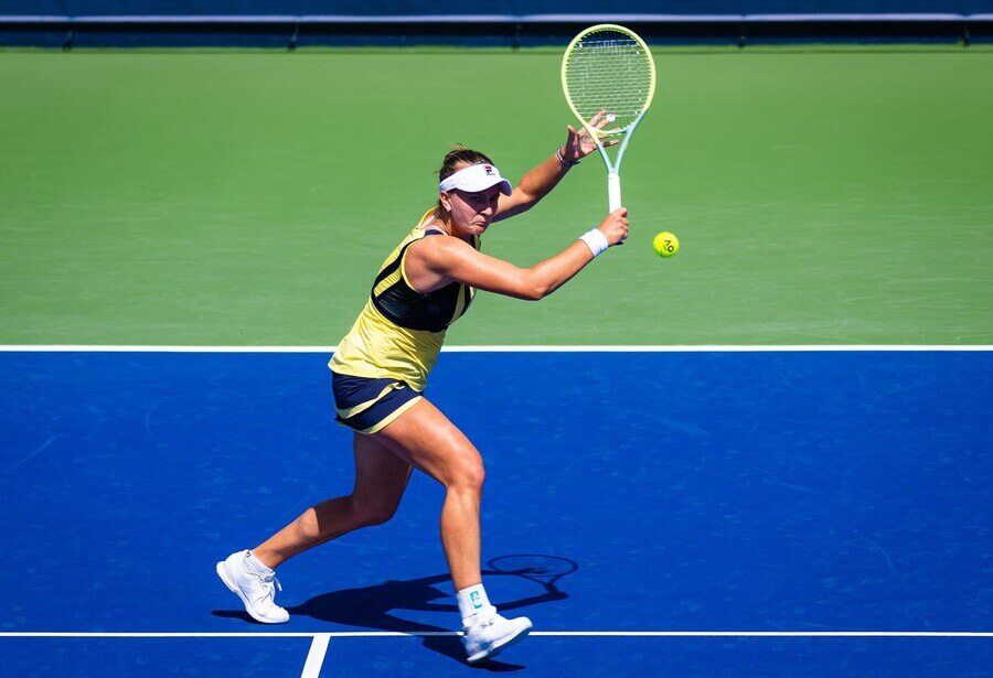 Tenis, Barbora Krejčíková během turnaje WTA 1000 v Dubaji